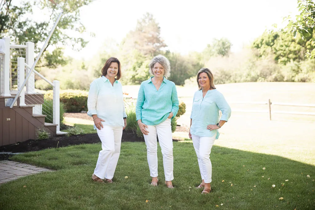 Image of (from left to right) Emy, Rhonda, and Robin